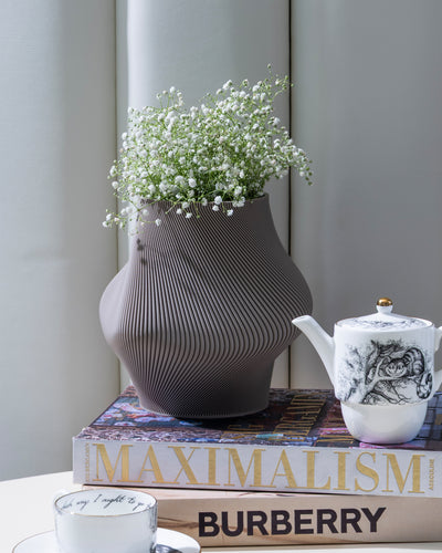 Bloz Vase in Deep Taupe 20 cm