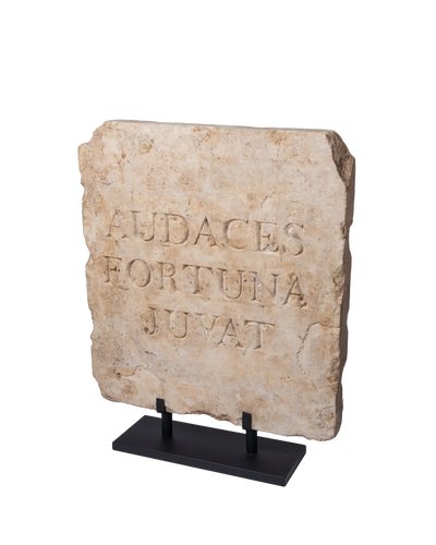 Audaces Fortuna Juvat Stele