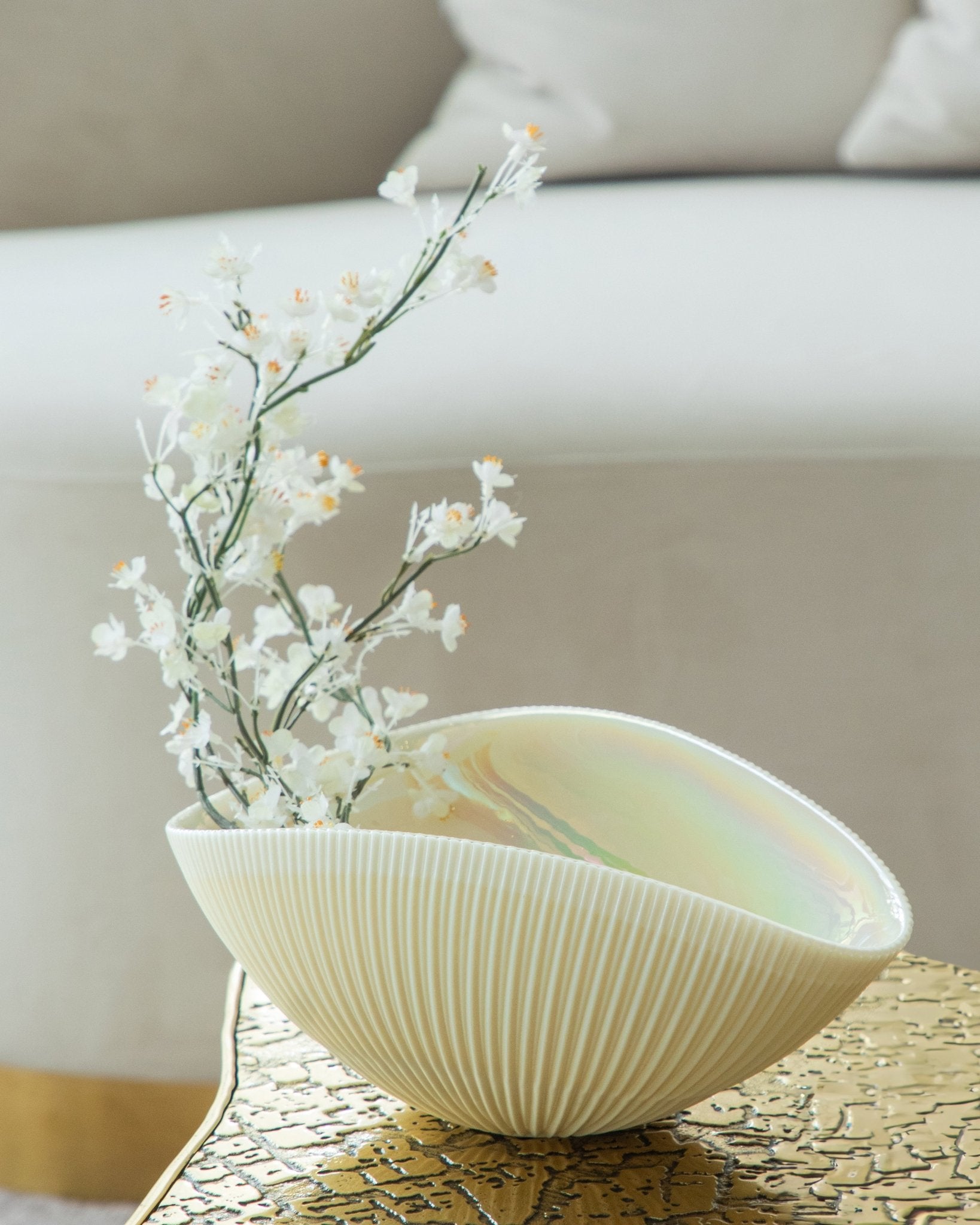 Experience Unparalleled Elegance with Yalos Murano Shell Mono Medium ...